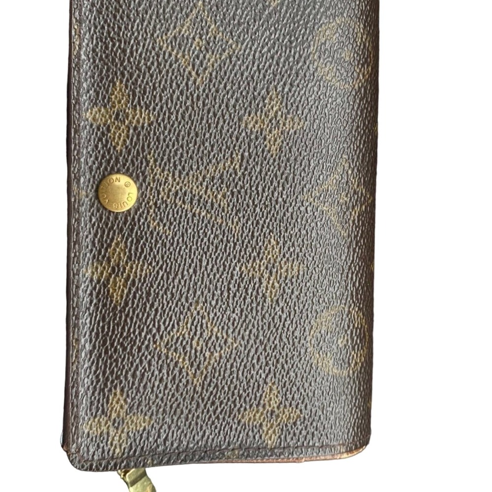Louis Vuitton wallet with zipper